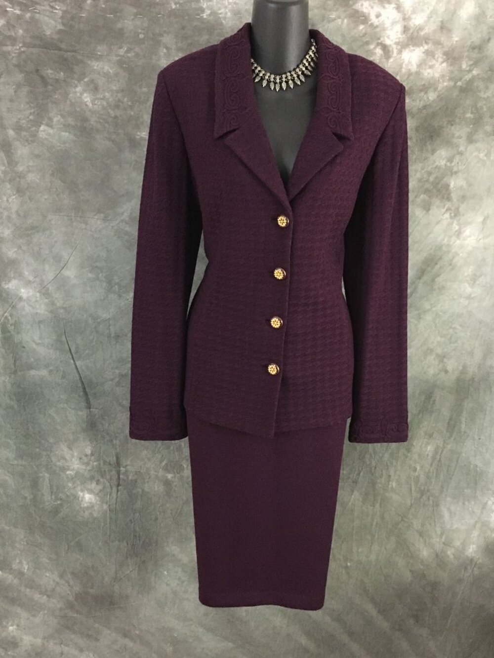 BEAUTIFUL st john collection knit wine purple jacket skirt suit size 10 12 - Picture 3 of 10